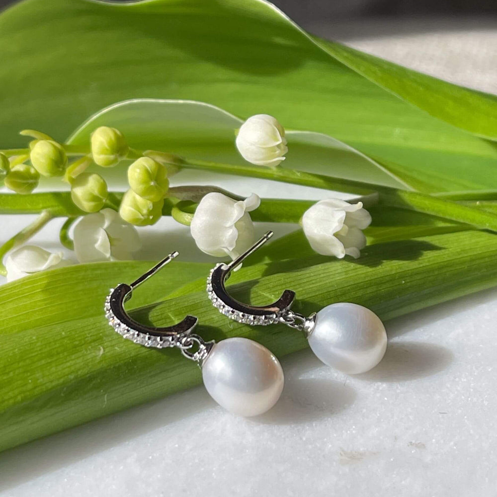 Diamon style pearl earrings