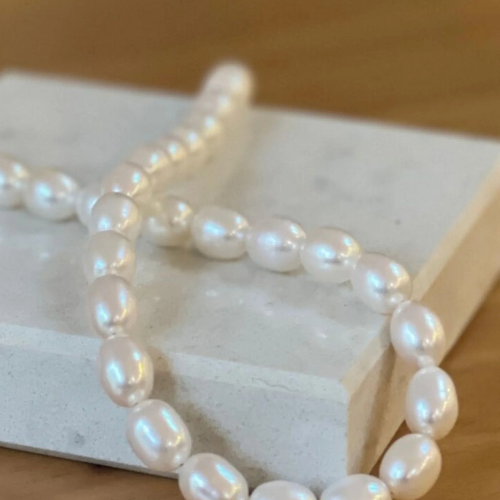 freshwater pearl necklace 