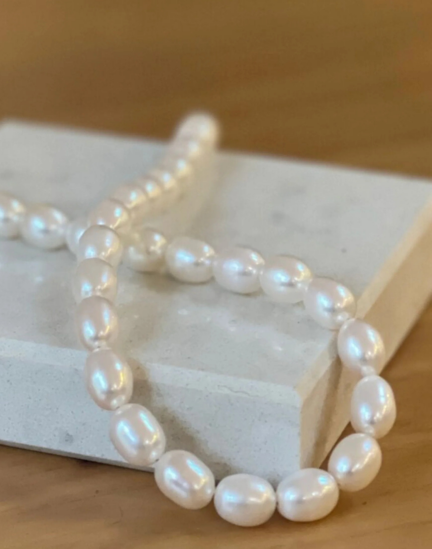 freshwater pearl necklace 