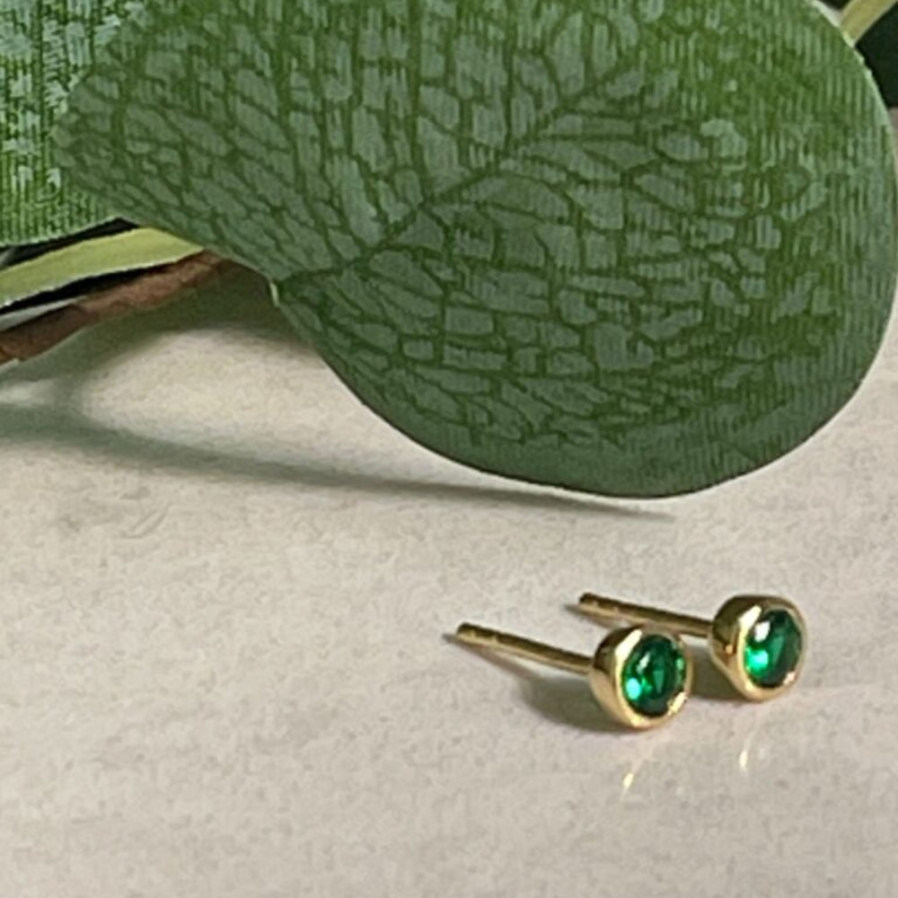 
                  
                    Green-Cubic-Zirconia-Studs
                  
                