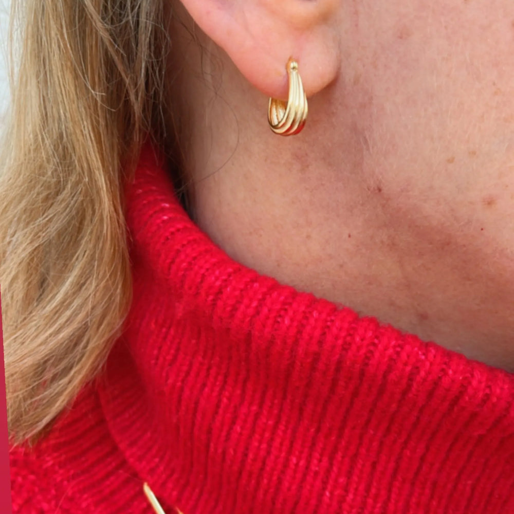 
                  
                    grooved gold hoop
                  
                