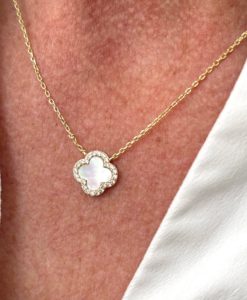 Mother of pearl clover necklace